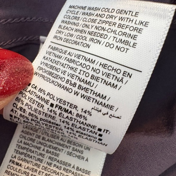 Athleta Purple Relaxed Fit joggers. Size 6 NWOT - Picture 9 of 9